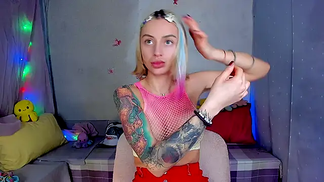 LickLizzy online show from 11.16.25