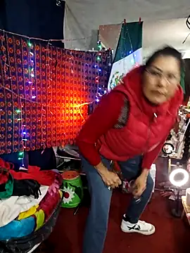 LaInsaciableIntensa online show from 10.15.25