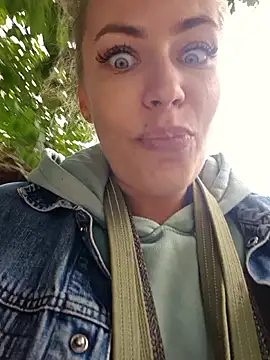 Keli Jessi online show from 09.25.25