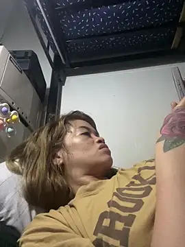 Snapshot of pinay4uwithagoodheart chatting on 12.23.25 pinay4uwithagoodheart online show from 12.23.25