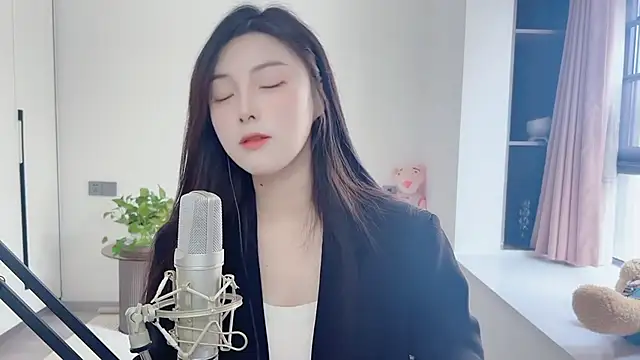 HaagenDazs  online show from 12.05.24