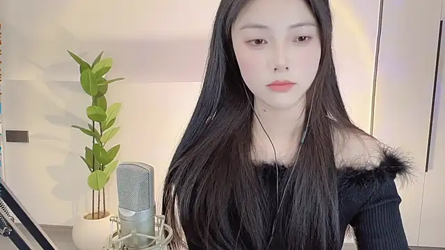 HaagenDazs  online show from 02.23.25