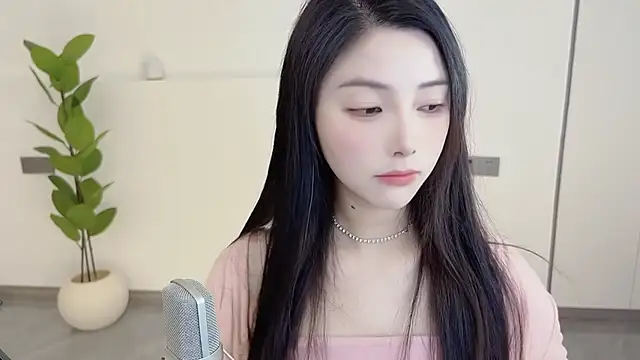 HaagenDazs  online show from 03.20.25