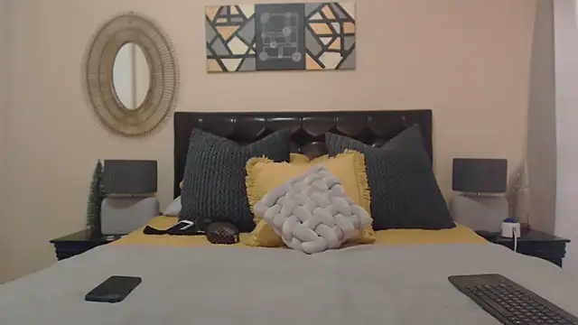 Creamyass22 online show from 12.20.24