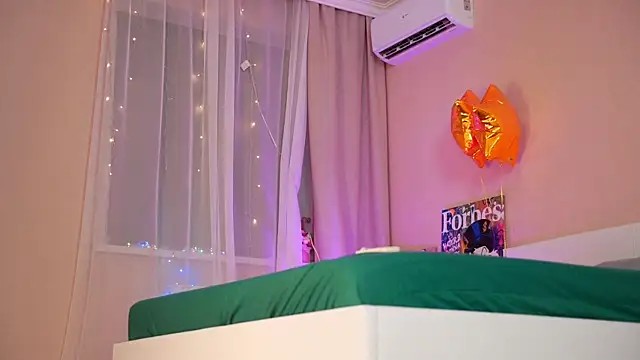 Snapshot of RosyEmily chatting on 01.14.25 RosyEmily online show from 01.14.25