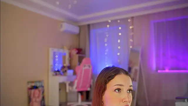 Snapshot of RosyEmily chatting on 11.13.25 RosyEmily online show from 11.13.25