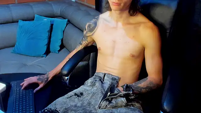 Snapshot of Dmtry6 chatting on 01.28.25 Dmtry6 online show from 01.28.25