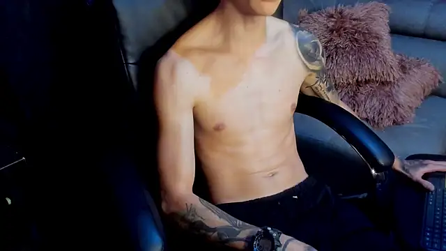 Snapshot of Dmtry6 chatting on 02.10.25 Dmtry6 online show from 02.10.25