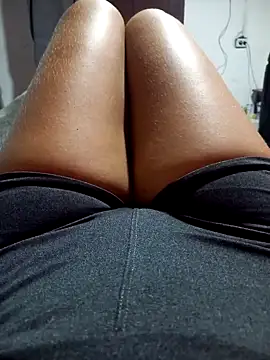 Snapshot of annie-19 chatting on 01.12.25 annie-19 online show from 01.12.25