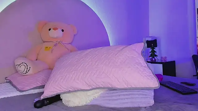 elsalondon online show from 12.29.24