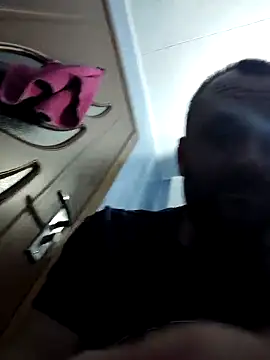 Snapshot of Govora chatting on 02.23.25 Govora online show from 02.23.25