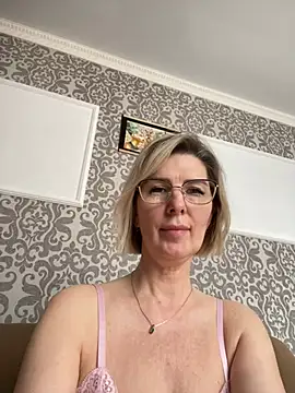 sensualEmilia online show from 04.11.26