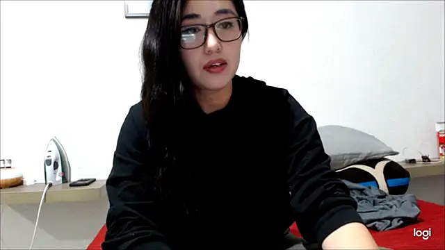 YummymeowW online show from 12.29.24