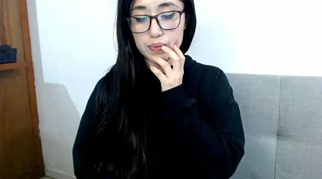 YummymeowW online show from 02.23.25