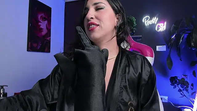 Katiehill 1 online show from 12.13.25