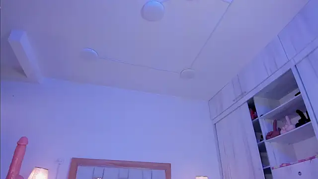 Snapshot of mia_hank chatting on 01.21.25 mia hank online show from 01.21.25