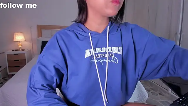 Snapshot of mia_hank chatting on 02.26.25 mia hank online show from 02.26.25