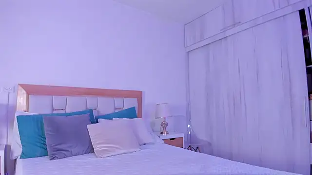 mia hank online show from 01.06.26