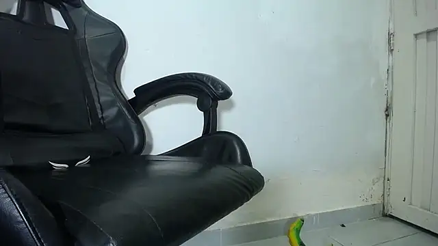 hersheybanks23 online show from 11.20.25