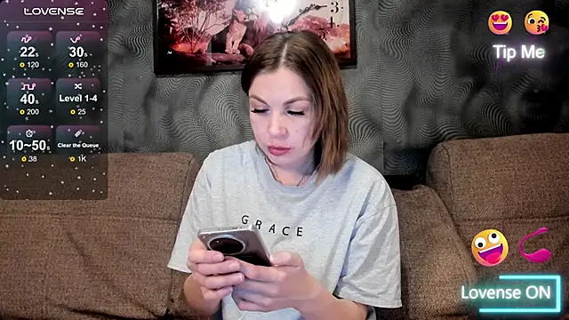 CassieMils online show from 05.06.26