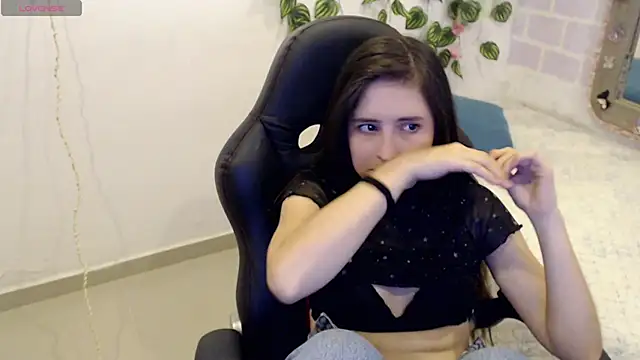 tania sweet   online show from 02.15.25