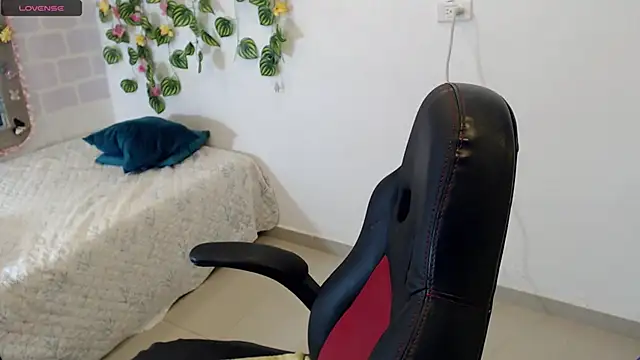 tania sweet   online show from 03.14.25