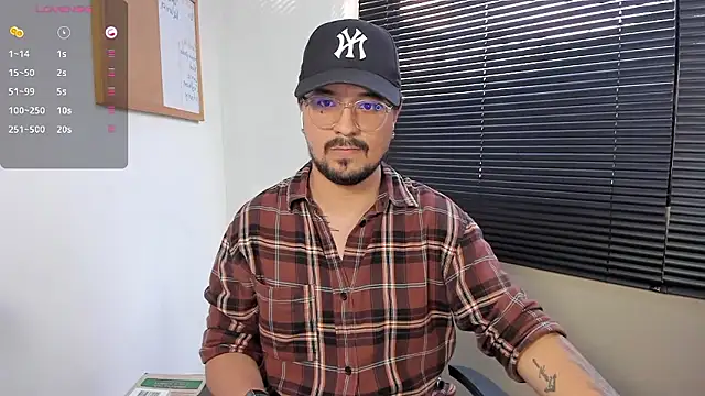 Snapshot of DaviidEvans_ chatting on 12.07.24 DaviidEvans online show from 12.07.24