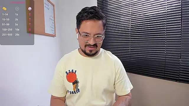 Snapshot of DaviidEvans_ chatting on 12.22.24 DaviidEvans online show from 12.22.24