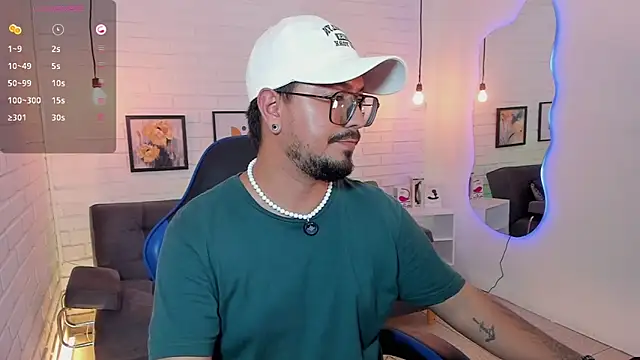 Snapshot of DaviidEvans_ chatting on 09.14.25 DaviidEvans online show from 09.14.25