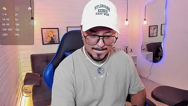 Snapshot of DaviidEvans_ chatting on 09.16.25 DaviidEvans online show from 09.16.25