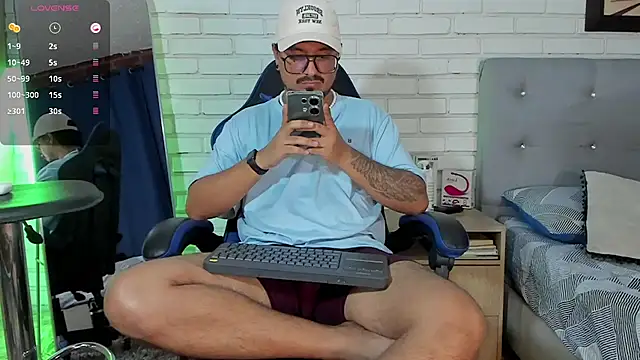 Snapshot of DaviidEvans_ chatting on 09.26.25 DaviidEvans online show from 09.26.25