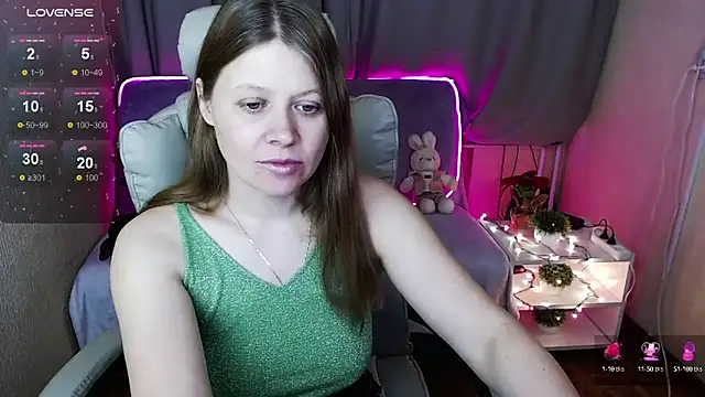 Snapshot of alekasamui chatting on 01.17.25 alekasamui online show from 01.17.25