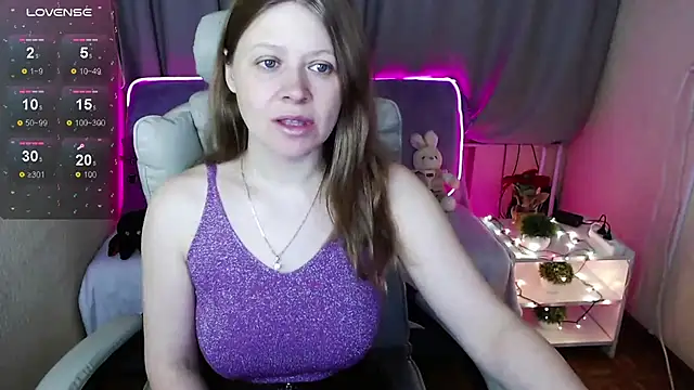 Snapshot of alekasamui chatting on 01.22.25 alekasamui online show from 01.22.25