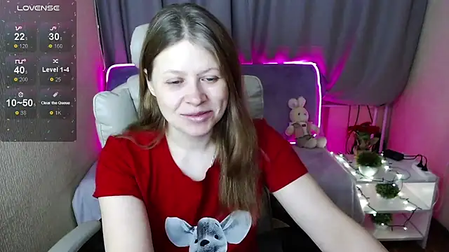 Snapshot of alekasamui chatting on 02.28.25 alekasamui online show from 02.28.25