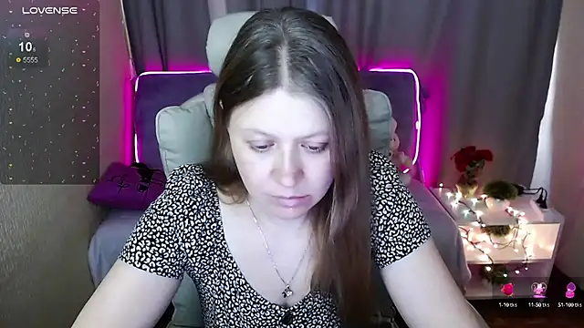 Snapshot of alekasamui chatting on 03.14.25 alekasamui online show from 03.14.25