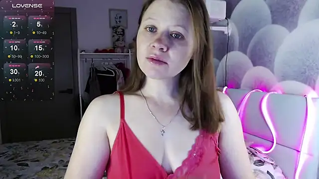 Snapshot of alekasamui chatting on 09.22.25 alekasamui online show from 09.22.25