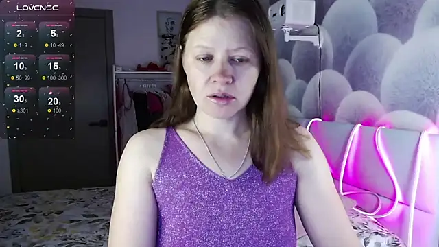 Snapshot of alekasamui chatting on 09.28.25 alekasamui online show from 09.28.25