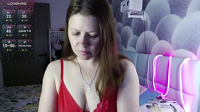 Snapshot of alekasamui chatting on 10.04.25 alekasamui online show from 10.04.25