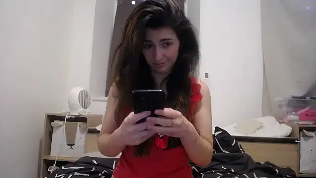 Snapshot of desirmiss1 chatting on 03.17.25 desirmiss1 online show from 03.17.25