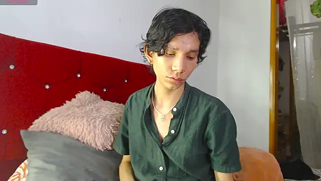 Snapshot of LAICK_01 chatting on 04.18.26 LAICK 01 online show from 04.18.26