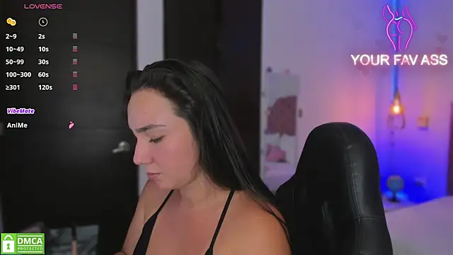 Snapshot of ava_blue chatting on 03.17.25 ava blue online show from 03.17.25