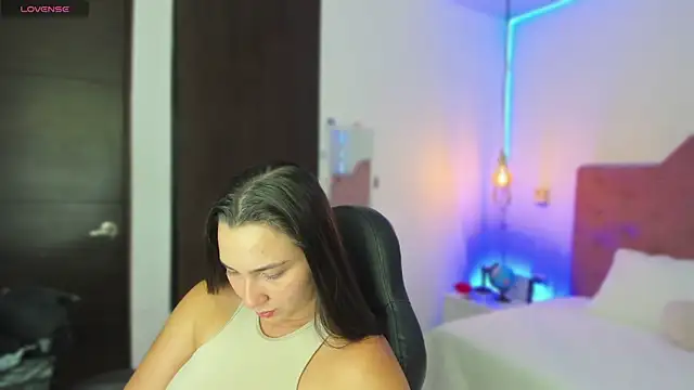 Snapshot of ava_blue chatting on 03.21.25 ava blue online show from 03.21.25