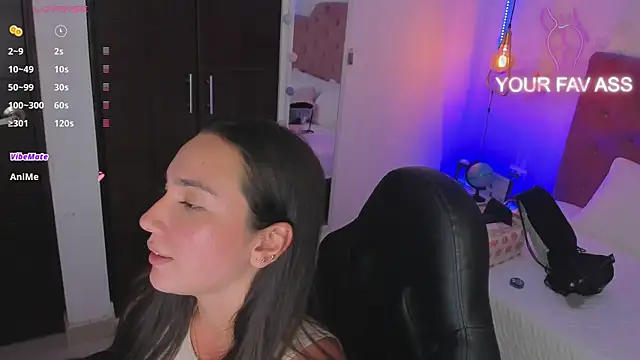 Snapshot of ava_blue chatting on 03.22.25 ava blue online show from 03.22.25