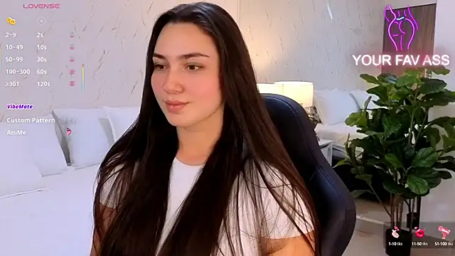 Snapshot of ava_blue chatting on 09.19.25 ava blue online show from 09.19.25