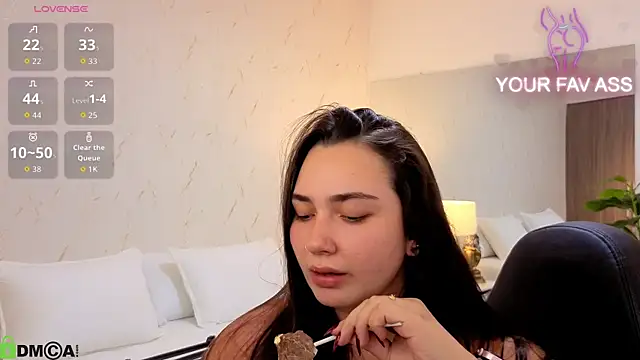 Snapshot of ava_blue chatting on 10.09.25 ava blue online show from 10.09.25