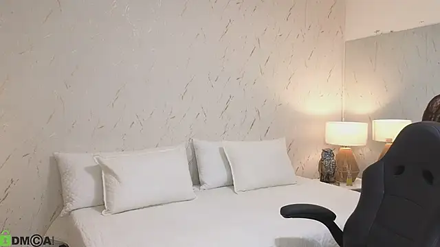 Snapshot of ava_blue chatting on 01.12.26 ava blue online show from 01.12.26