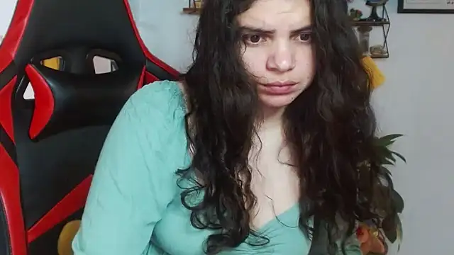 Snapshot of Nikkykora15 chatting on 03.18.25 Nikkykora15 online show from 03.18.25