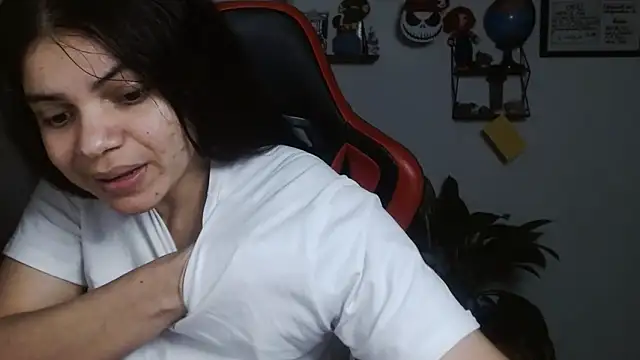 Snapshot of Nikkykora15 chatting on 03.20.25 Nikkykora15 online show from 03.20.25