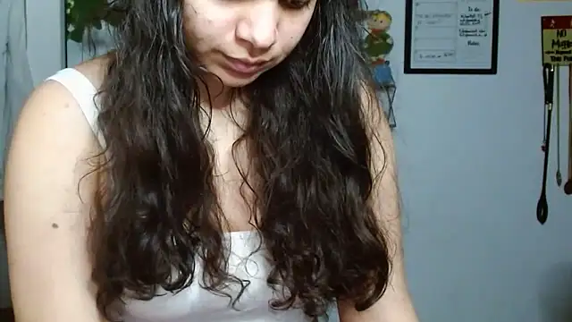 Snapshot of Nikkykora15 chatting on 10.01.25 Nikkykora15 online show from 10.01.25