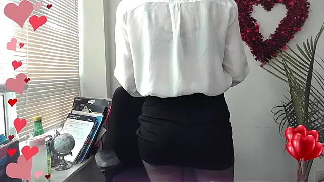 Snapshot of City_Kat chatting on 02.11.25 City Kat online show from 02.11.25